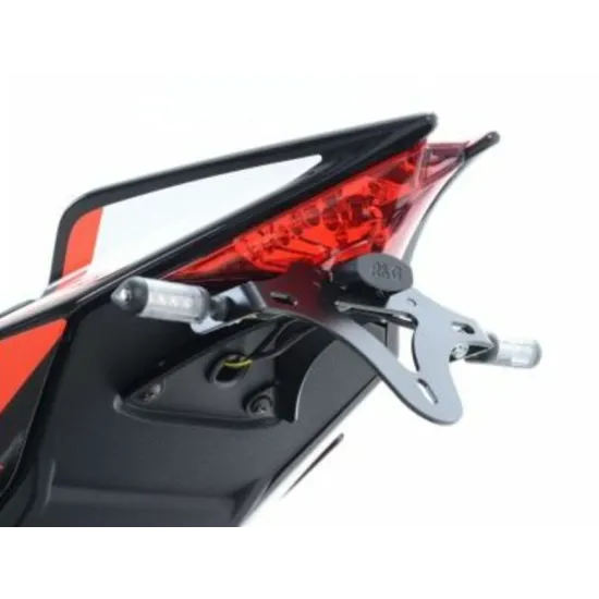 Черна стойка за номер R&G Racing монтирана на Aprilia RSV4 с LED осветители и червена задна светлина