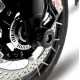 Черни краш тапи R&G RACING монтирани на предното колело на BMW R1300GS с перфориран спирачен диск и черна вилка