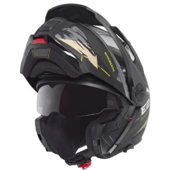 Каска Schuberth E2 Trail Green в камуфлажен дизайн със зелени и кафяви тонове, регулируема козирка, прозрачен визьор и вентилационни отвори
