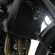 Черен алуминиев предпазител за радиатор R&G Racing PRO с хексагонална решетка, монтиран на Kawasaki Z900 - изглед отпред