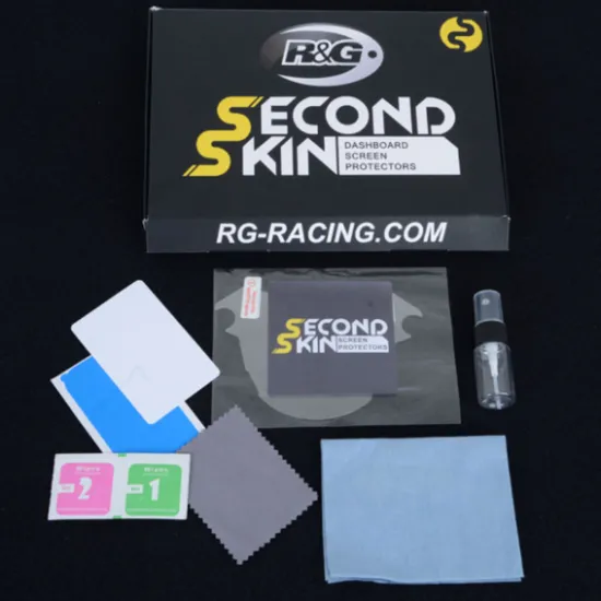 Комплект R&G Second Skin с черна кутия, прозрачен протектор за екран, синя шпатула, сива велурена кърпа, мини спрей бутилка и почистващи кърпички за Ducati Desert X