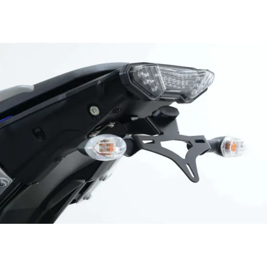 Черна стоманена стойка за номер R&G Racing на Yamaha Tracer 700 с LED осветител и компактни мигачи
