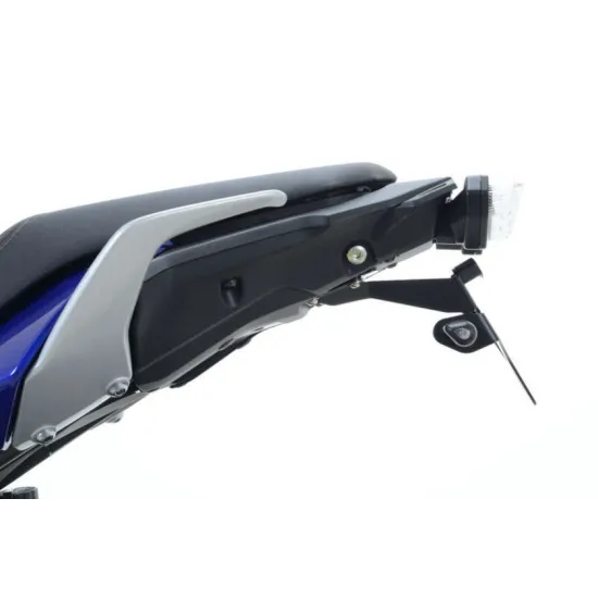 Черна стоманена стойка за номер R&G Racing на Yamaha Tracer 700 с LED осветител и компактни мигачи