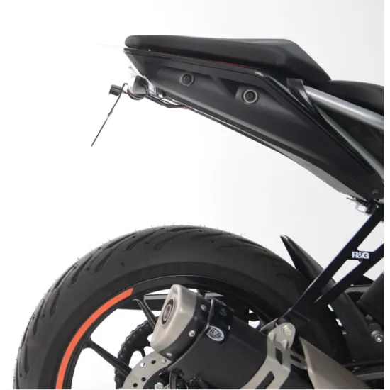 R&G Racing алуминиева стойка за номер с два LED мигача и рамка за табела, монтирана на KTM Duke 390 2022