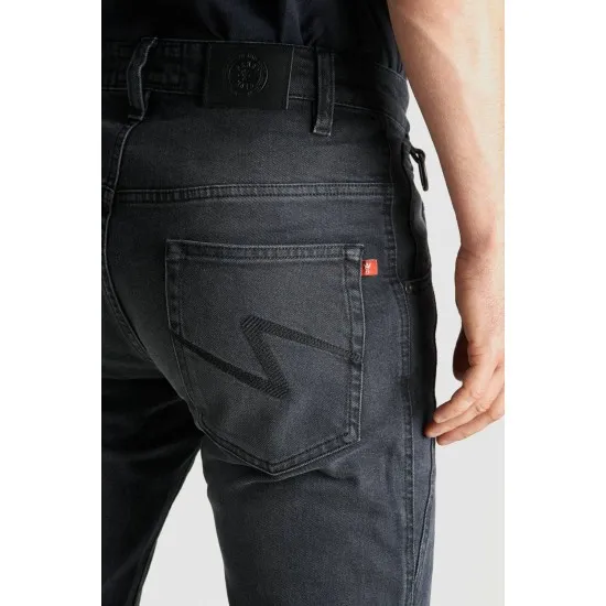 Тъмно-сиви slim-fit мото дънки Pando Moto Casual Robby 03 от Cordura деним с черен колан, отразяващи маншети и задни джобове