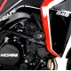 Черна краш тапа R&G Racing Aero с форма на сълза, хромиран медальон с лого и стоманена монтажна скоба с два болта