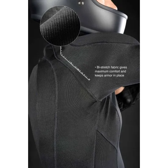 Черна мотоциклетна защитна риза Pando Moto Shell UH 03 с ципов затвор, mesh панели по ръкавите и лого на гърдите, показана с