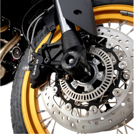 Черни краш тапи R&G Racing монтирани на оста на предното колело на Moto Morini X-Cape 650 с видим спирачен диск и апарат