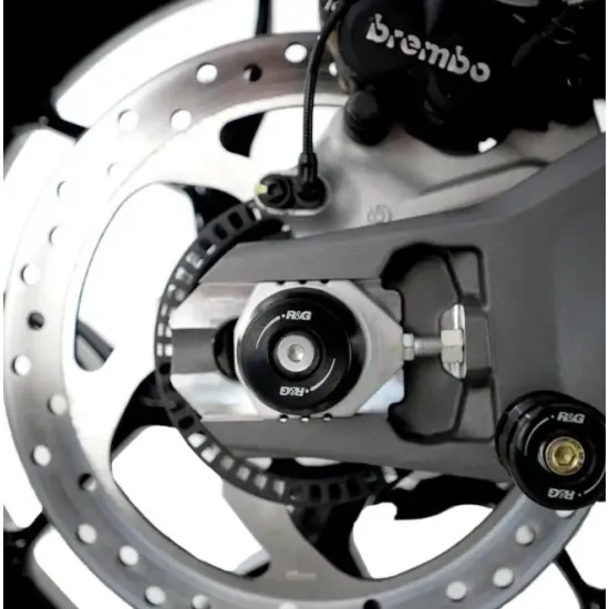 Черни краш тапи R&G Racing на задната ост на Ducati Multistrada V2 с Brembo спирачен апарат и зъбно колело