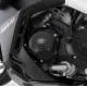 Черен протектор за картер R&G Racing монтиран на Aprilia RSV4 1100, с видимо лого и надпис Racing върху полипропиленовия