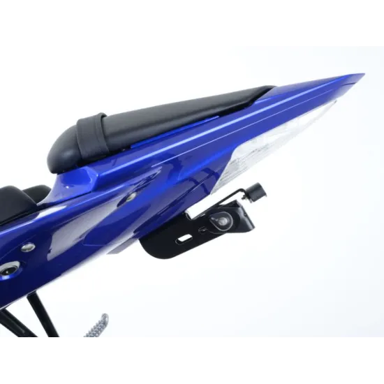 Черна алуминиева стойка за номер R&G Racing монтирана на синя Yamaha YZF-R6 с LED осветление и странични бобини