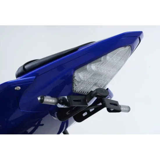 Черна алуминиева стойка за номер R&G Racing монтирана на синя Yamaha YZF-R6 с LED осветление и странични бобини