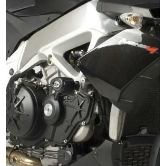 Черни краш тапи R&G Racing Aero монтирани на двигателния картер на Aprilia Tuono V4 с бяла рамка