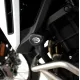 Черна краш тапа R&G Racing Aero Style с бяло лого, монтирана на двигателен капак на Triumph Tiger 900, снимка отблизо
