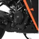 Черен протектор за картер R&G Racing монтиран на KTM с оранжева рамка - изглед на двигателя от дясна страна
