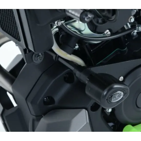 Черни краш тапи R&G Racing Aero монтирани на двигателен блок на Yamaha MT-125, метален носач и логo R&G върху капачката