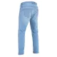 Светлосини мото дънки John Doe Pioneer Mono с slim-fit кройка, пет джоба и завит подгъв, носени с черна тениска и бели