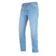 Светлосини мото дънки John Doe Pioneer Mono с slim-fit кройка, пет джоба и завит подгъв, носени с черна тениска и бели