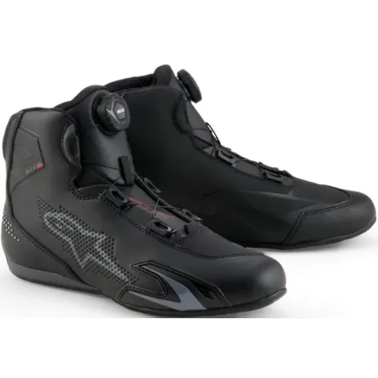 Черни мото боти Alpinestars Celer с Rotor въртящ диск за затваряне, сиви акценти, перфорации за вентилация и текстурирана гумена подметка