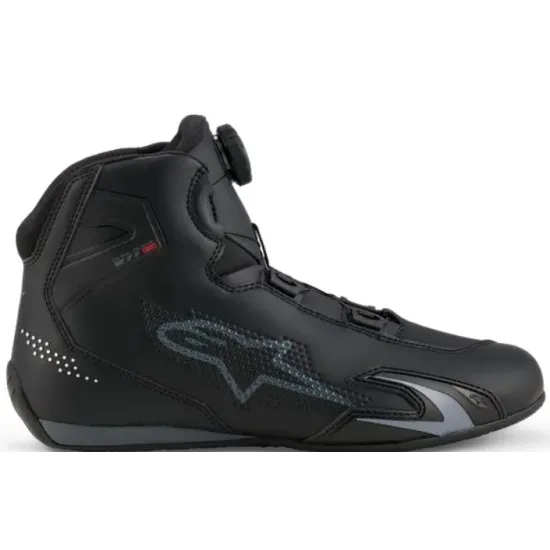 Черни мото боти Alpinestars Celer с Rotor въртящ диск за затваряне, сиви акценти, перфорации за вентилация и текстурирана гумена подметка