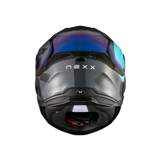 Сива мото каска NEXX Y100R Nippon с лъскав финиш, син антирефлексен визьор, вентилационни отвори отгоре и встрани, видими логота NEXX и модерен агресивен дизайн