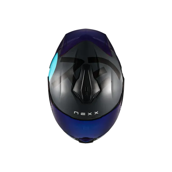 Сива мото каска NEXX Y100R Nippon с лъскав финиш, син антирефлексен визьор, вентилационни отвори отгоре и встрани, видими логота NEXX и модерен агресивен дизайн