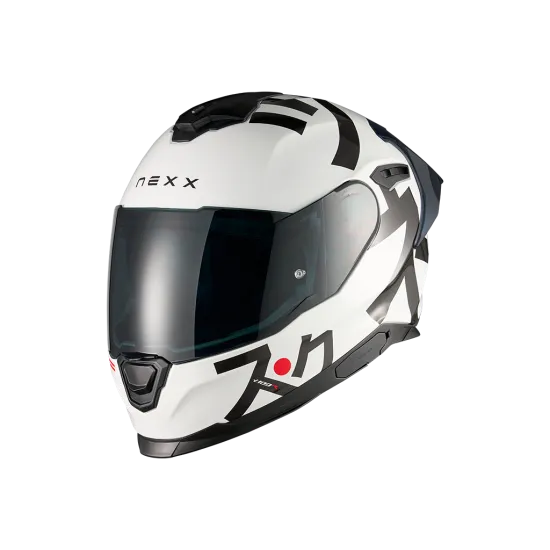 Бяла мото каска NEXX Y100R Nippon White с черни графични елементи, тъмно визьор и японско-инспириран дизайн, показана отстрани