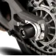 Черни краш тапи R&G Racing монтирани на задния мост на Ducati с верига и зъбно колело, конусовидна форма с R&G лого