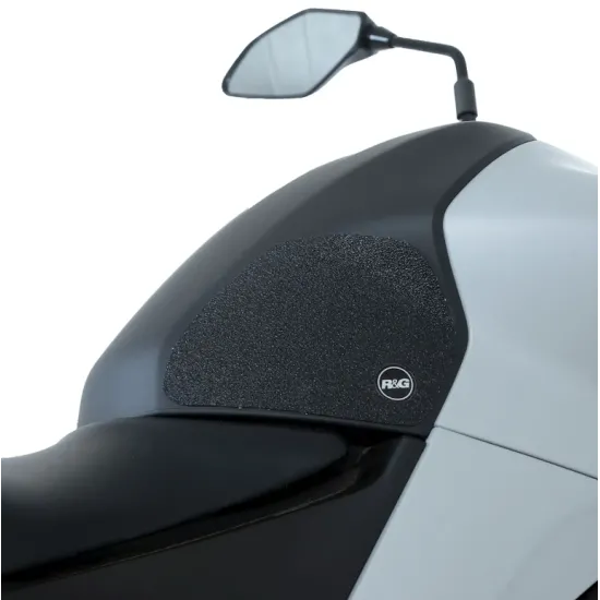 Черни текстурирани протектори R&G Racing върху сив резервоар на Yamaha MT-03, с лого R&G и огледало на заден план