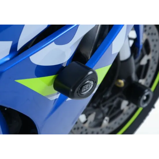Черни R&G Racing Aero краш тапи монтирани на синьо-бяла Suzuki GSX-R1000 с видими подвижни капачки и лого