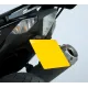 Черна стойка за номер R&G Racing монтирана на Yamaha T-Max 530 с вградена светлина и оригинални мигачи