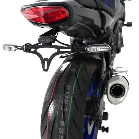 Черна метална стойка за номер R&G Racing на Yamaha MT-10, с два компактни LED мигача и вградена LED светлина за номер,