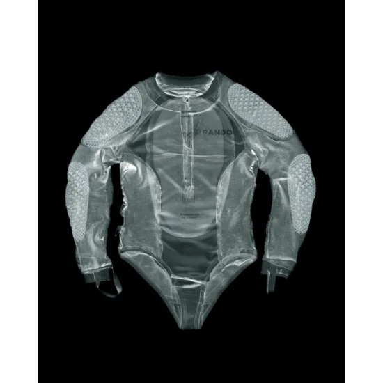 Черно дамско мото боди Pando Moto Shell WW Black 02 с дълъг ръкав, предно цип-закопчаване, текстурирани BALISTEX® панели на