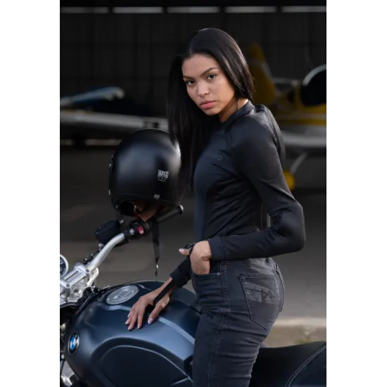 Черно дамско мото боди Pando Moto Shell WW Black 02 с дълъг ръкав, предно цип-закопчаване, текстурирани BALISTEX® панели на