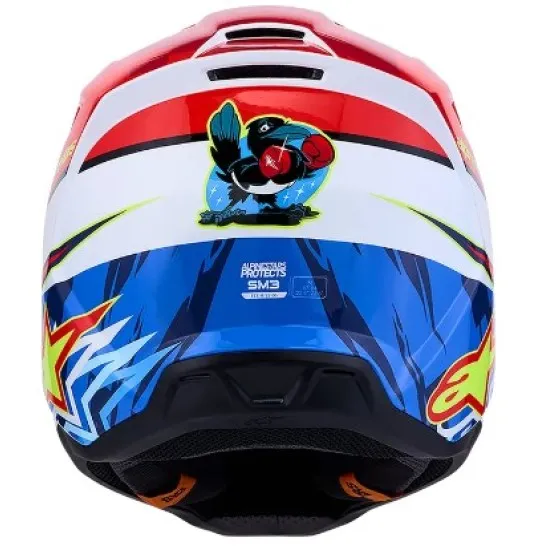Alpinestars SM3 Falcon каска в червено, бяло и синьо с жълти звезди, перфорирана козирка и логото на марката отстрани