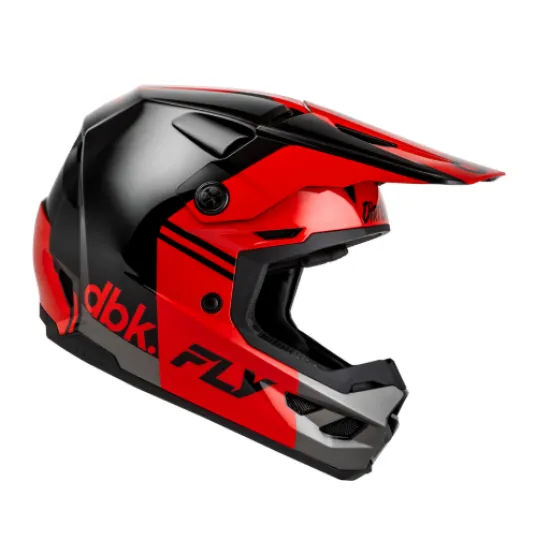 Мотокрос каска FLY RACING Kinetic DBK 27 в черно, червено и сиво с лого DBK и FLY, широка козирка и вентилационни отвори