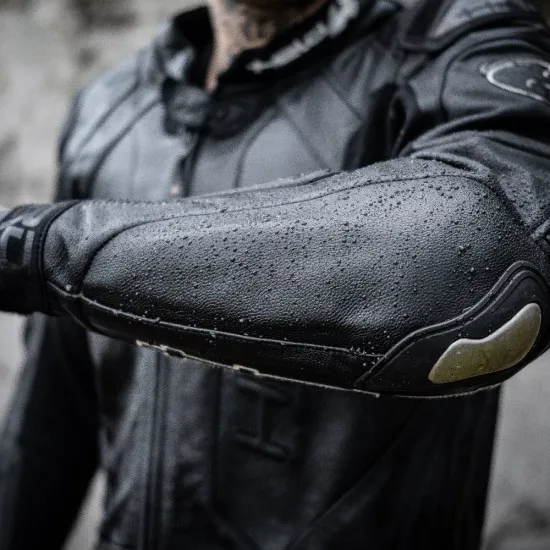S100 Fabric Protect 300 мл импрегниращ водоотблъскващ спрей за текстилна мото екипировка
